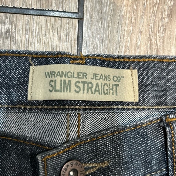 Wrangler Men’s Jeans 40x31 Slim Straight Faded Denim Dark Wash High Rise 38x30 - Picture 3 of 15